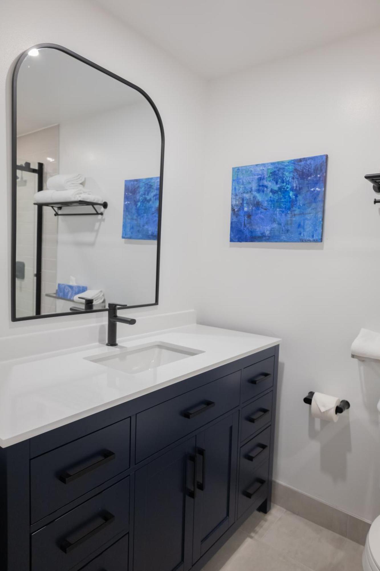 Hotel Byward Blue Ottawa